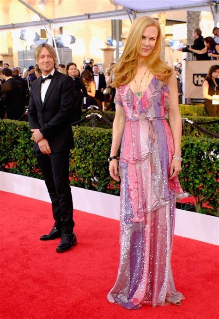 Bye, Bye Boobies! Nicole Kidman Ditches Toxic Breast Implants