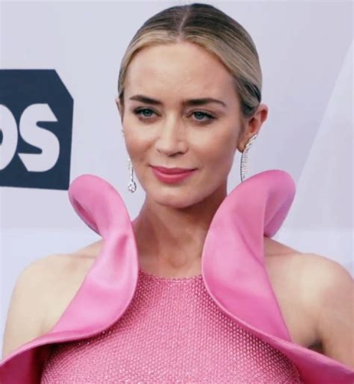 Emily Blunt's Height and Shoe Size How Tall Without Heels?
