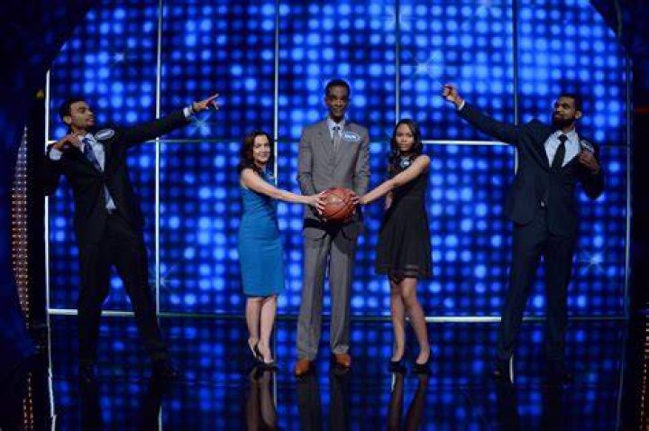 Hoops Legend Ralph Sampson Wins 25K for UVA Cancer Center on &lsquo;Family