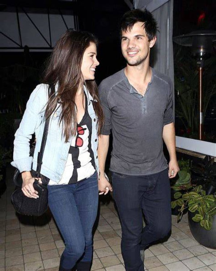 Marie Avgeropoulos Is Still Single After Her Breakup A Timeline of Her