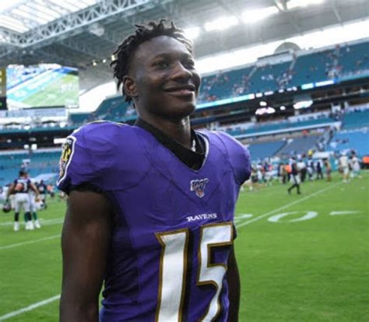 Marquise Brown Bio, Net Worth, Height, Married, Nationality, Facts