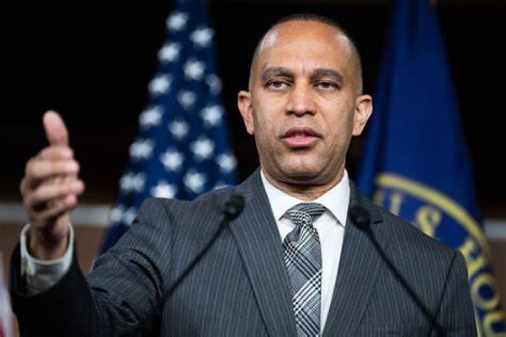 Progressives Slam House Minority Leader Hakeem Jeffries’s Debt Ceiling