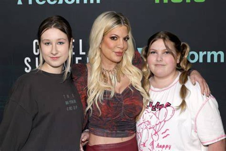 Report Tori Spelling ‘Struggling While Living in RV on