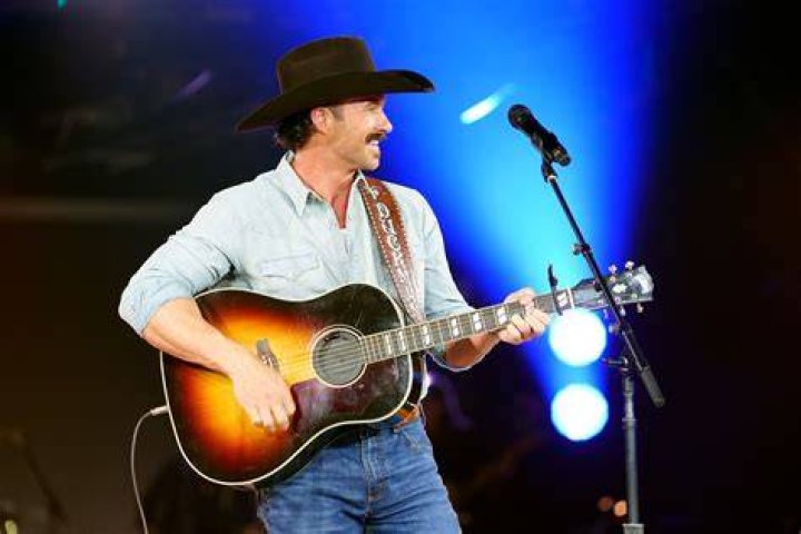 Riley Green1555427575 Sounds Like Nashville