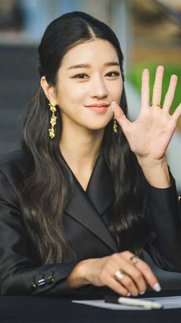 Seo Ye Ji Từ sinh viên trường báo đến nàng “điên nữ” khuynh đảo màn ảnh