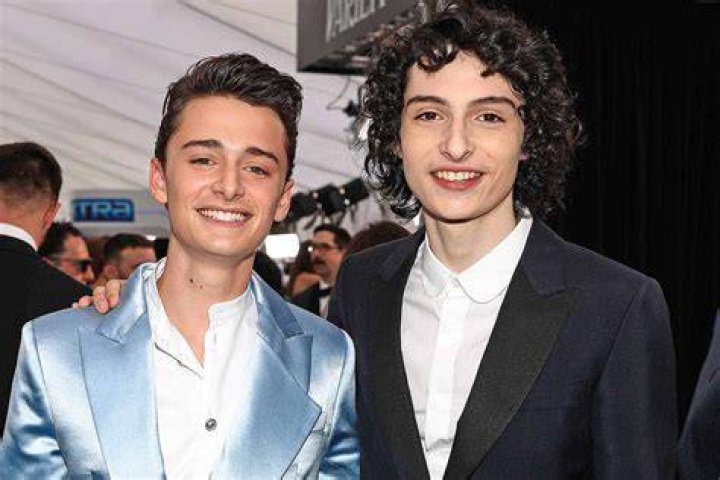 Star Finn Wolfhard&rsquo;s Family Girlfriend, Siblings, Parents BHW