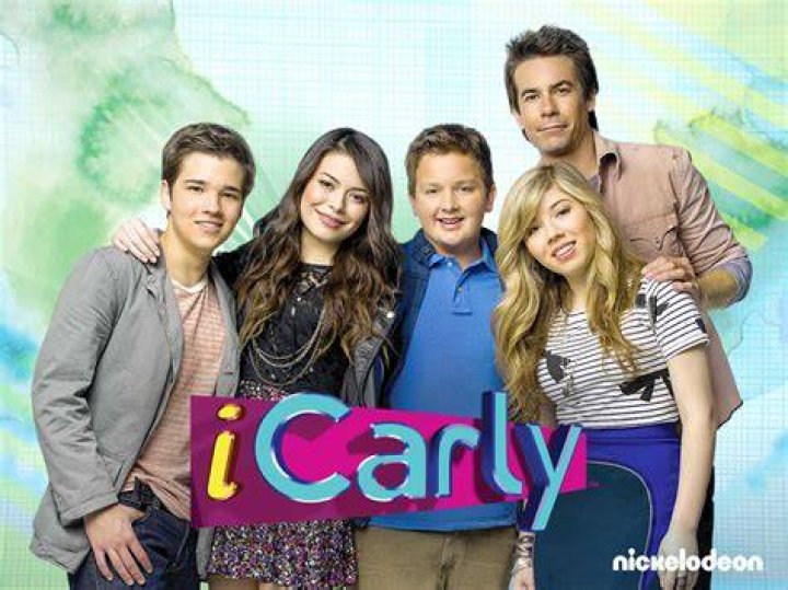 What iCarly episode is Taylor Zakhar Perez in?