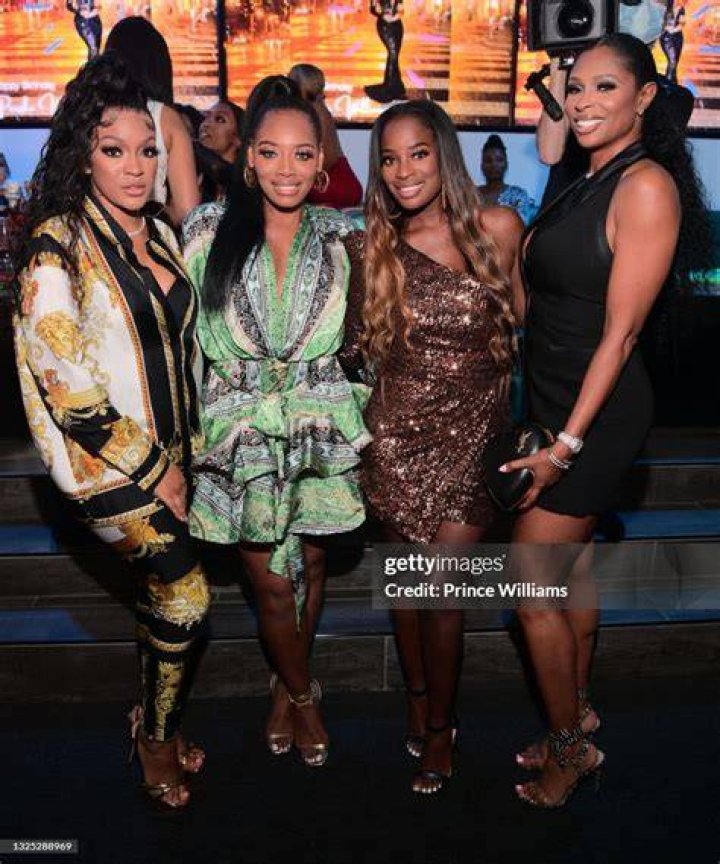 Yandy Smith, Jennifer Williams & Juelz Santa Help New Yorkers