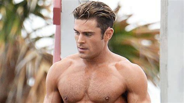 Zac Efron Loves Being Single & Isn’t Missing His ‘Baywatch’ Body